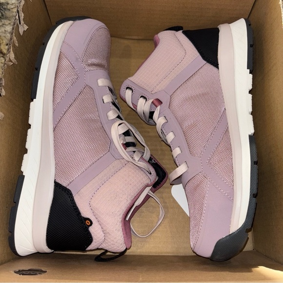 BOGS Composite Toe Shoes NEW - Picture 1 of 11